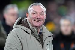 «Степанов поки що недосвідчений футболіст. Але він сильний, швидкий і добре завершує атаки», — головний тренер «Утрехта»