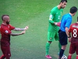 Арбитр матча Германия — Португалия не заметил одно нарушение? (ФОТО)