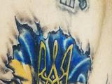 Малдера сделал татуировку с флагом и гербом Украины (ФОТО)