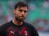 Milan's goalkeeper cut his hand in a hotel. He is out for two months