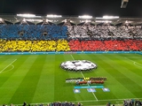 На матчі «Шахтар» — «Реал» у Варшаві вражаючий перфоманс на трибунах на підтримку України (ФОТО, ВІДЕО)