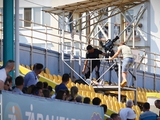 Ein TV-Kameramann auf einem Turm wurde beim Spiel Dnipro-1 gegen Obolon ohnmächtig (FOTOS)