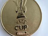 Юрий Вирт продал на аукционе свою медаль обладателя Кубка УЕФА для нужд ВСУ. Известна сумма продажи (ФОТО)