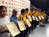 Украинские футболисты оставили свои ладони на «Стене Славы»