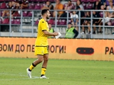 Know-how! Aris coach handed a player a note with instructions right during the match against Dinamo (PHOTO)