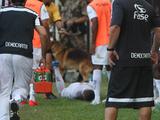 В Бразилии полицейский пес напал на футболиста во время матча (ФОТО)