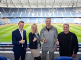 Volodymyr Klitschko visited the stadium in Hamburg, which will be the home arena for Dynamo in the Europa League (PHOTOS)