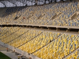 На львовском стадионе установили половину кресел