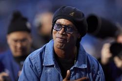 Legendary Ronaldinho attended the match between PSG and Barcelona (PHOTO)