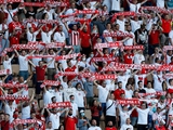 Польские болельщики: «Матч не состоится, потому что ФИФА дисквалифицирует Россию за вторжение в Украину в январе 2022 года»