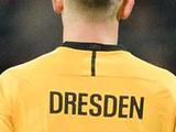 Киперу «Динамо» Дрезден не нашлось нормального свитера. Смотрите, в чем он играл (ФОТО)