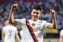 «Bayer» leiht Mittelfeldspieler Claudio Echeverri von «Manchester City»