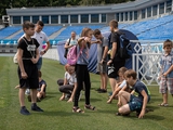 "Dynamo veranstaltete eine Stadiontour für vertriebene Kinder