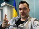 Aleksey Arestovich appeared on the air in the T-shirt of the UPL club (PHOTO)