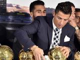 Роналду дарит «Золотые мячи» всем посетителям его отелей