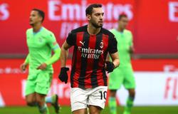 «Милан» предложит новый контракт Чалханоглу