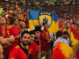 Roman Zozulya: „Przedstawiciele FIFA skonfiskowali hiszpańskim kibicom flagę pułku Azow podczas meczu Mistrzostw Świata 2022” (F