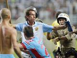 Аргентинские футболисты после матча подрались с полицией