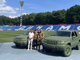 «Динамо» передало два автомобиля на передовую (ФОТО)
