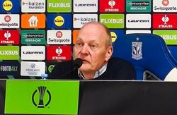 «Ми ні в якому разі не здамося. Я бачу шанси пройти далі», — головний тренер «Леха» після 1:3 від «Шахтаря»