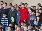 Віталій Буяльський привіз в Калинівку новорічні подарунки юним спортсменам
