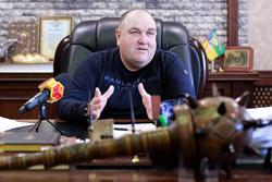 Александр Поворознюк: «За моих футболистов зарплату их жены выбивают»