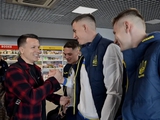 Die ukrainische Nationalmannschaft trifft in London zu einem Trainingslager vor dem Beginn der Qualifikation für die Euro 2024 e