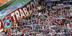  «Розірвати контракт прямо сьогодні!» — фанати «Трабзонспору» вимагають вигнати Малиновського 