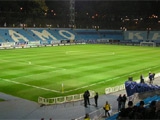 На стадионе "Динамо" проветривают поле