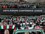 Legia-Fans an UEFA: "Überraschung, ihr Bastarde" (FOTO)