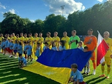 Fußballer und Freiwillige in Warschau vereint