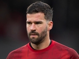 Arne Slot: "Alisson wraca do gry".