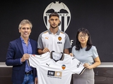 Official. Yaremchuk is a Valencia player