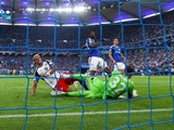 "Hamburg" und "Schalke" lieferten sich zum Auftakt der zweiten Runde der zweiten Bundesliga ein sensationelles Spiel, bei dem 8 