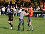 В матче чемпионата Львовщины президент клуба избил судью прямо на поле