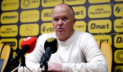 Олег Дулуб: «Здивований якістю поля у Чернівцях — воно набагато краще, ніж те, на якому грали «Буковина» та «Динамо»