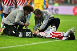 Кулибали в результате столкновения с Тиаре получил разрыв связки колена и в этом году уже не сыграет (ВИДЕО)