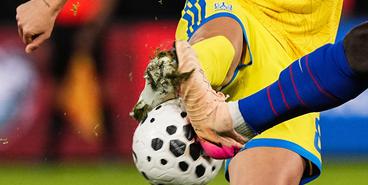 Момент с падением Назарины в штрафной площади сборной Франции