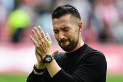 Cheftrainer von Ajax, Francesco Farioli, hat nach dem dramatischen Verlust der Meisterschaft zurückgetreten