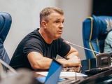 Serhii Rebrov supports the Ukrainian national futsal team