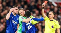 Самое нелепое удаление года: игрок «Эвертона» получил красную карточку за пощечину своему одноклубнику (ФОТО, ВИДЕО)