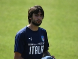Вратарь сборной Италии получил травму, наступив на бутылку на тренировке