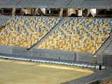 Львовский стадион «одевают» в те же цвета, что и «Олимпийский» (ФОТО)