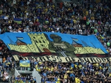 «Фортеця Європи»: вболівальники збірної України під час матчу з Францією нагадали про війну (ФОТО)