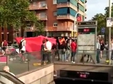 В Барселоне сепаратисты избили болельщиц сборной Испании (ВИДЕО)