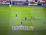 Скандал? Футболисты «Славии» отказались встать на колено перед началом матча с «Арсеналом» (ФОТО)