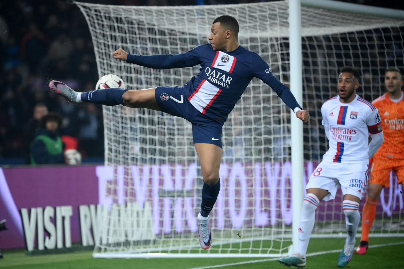 PSG - Lyon - 0:1. Französische Meisterschaft, 29. Runde. Spielbericht, Statistiken
