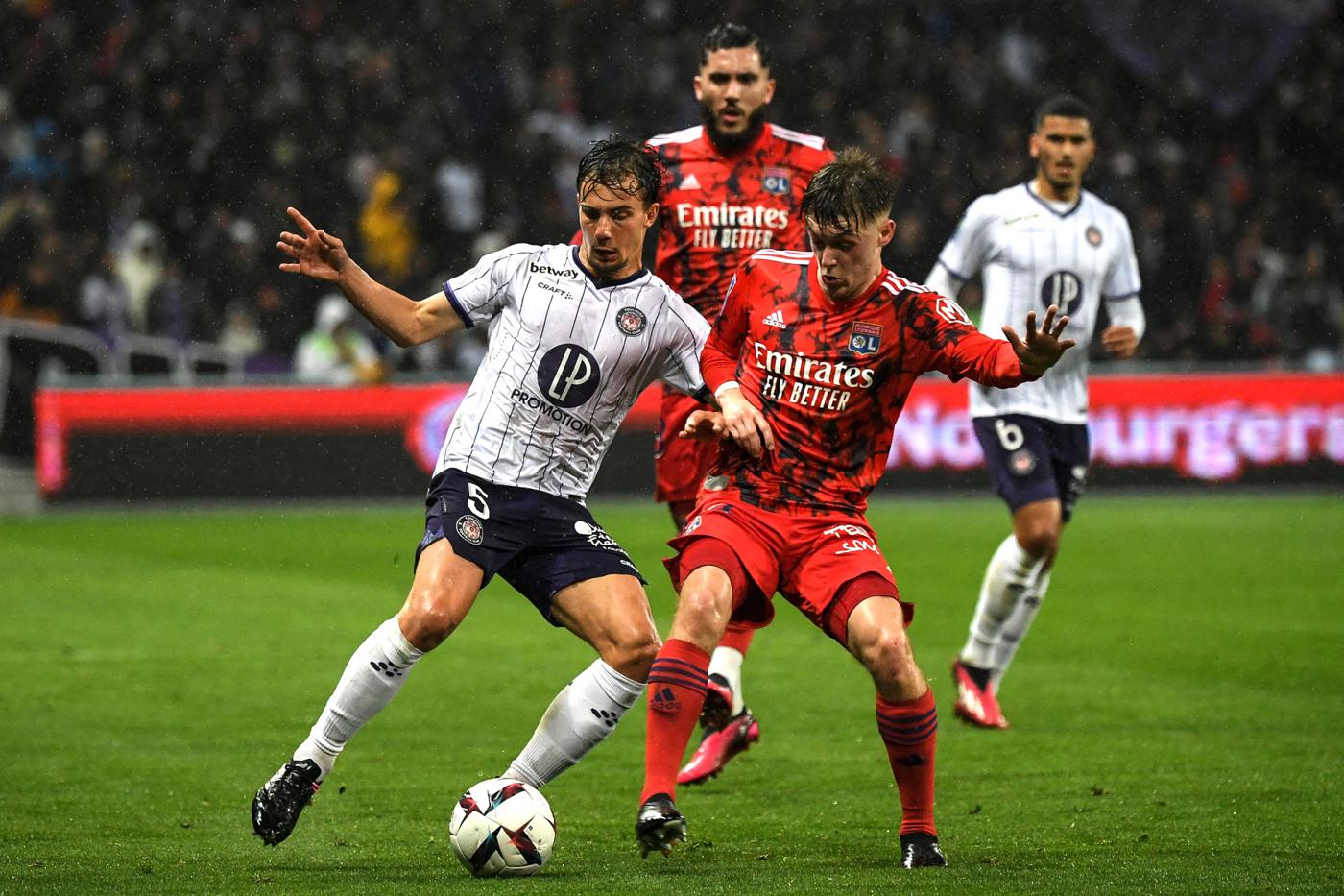 statistics Toulouse - Lyon - 1:2. French Championship, round 31.