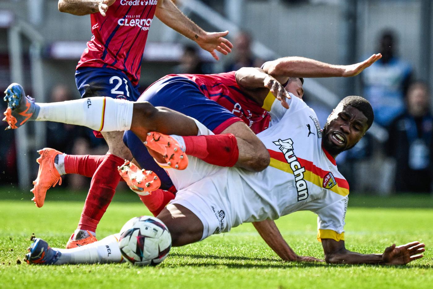 Clermont - Lans - 0:4. French Premier League, round 27. Match Review, Statistics