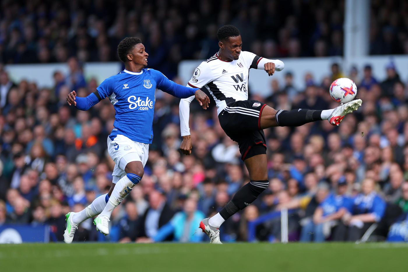 -Statistiken Everton gegen Fulham - 1-3. Englische Meisterschaft, Runde der 31. Spielbericht, Statistik